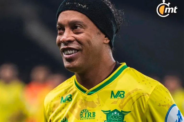 ronaldinho-previo-a-un-juego