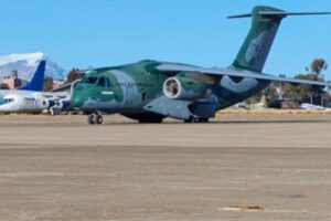 Lee más sobre el artículo Una aeronave de Brasil se suma a los puentes aéreos para trasladar alimentos a La Paz