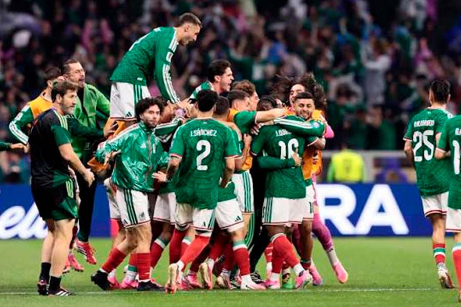 México arrasa a Ecuador en el primer tiempo y logra su pase a octavos